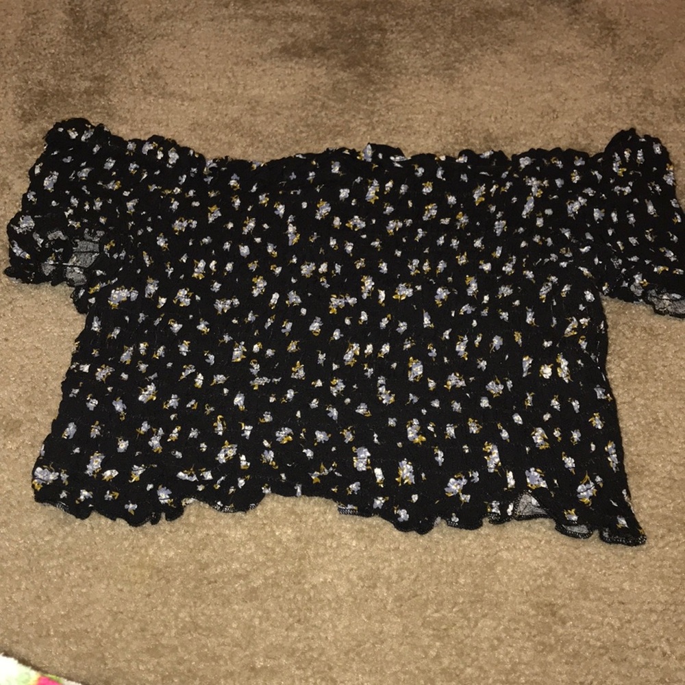 Black croptop with flowers